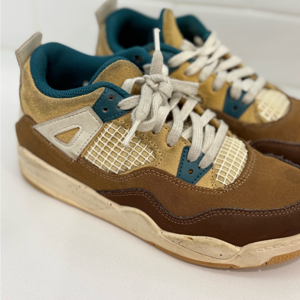 Nike Air Jordan 4 Retro Cacao Wow boys size 3Y Brown